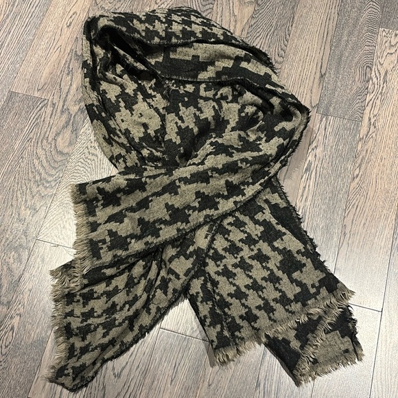 Look Diamond Mosaic wool grey  Reversible Blanket Scarf - Picture 1 of 13